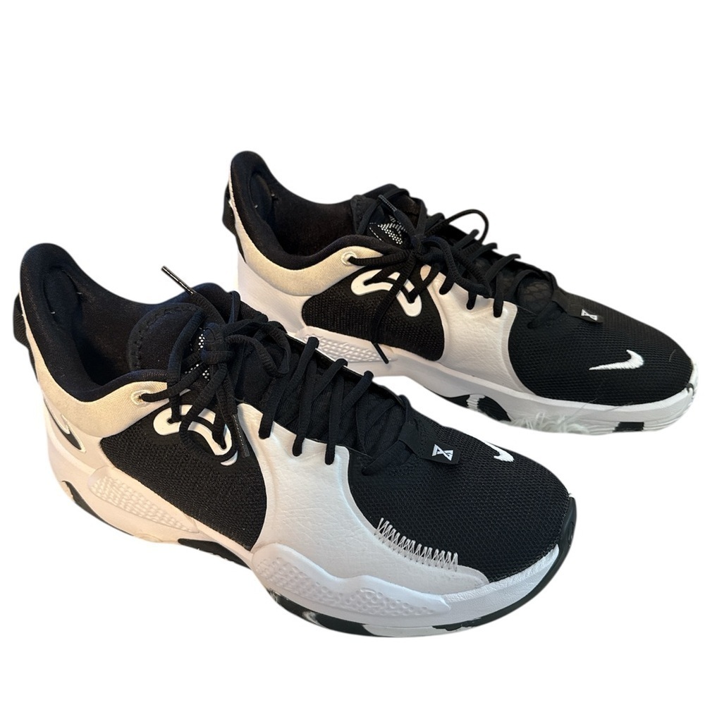 Limited! Nike Men's Black And White Sneakers Pg 5 Tb View 3